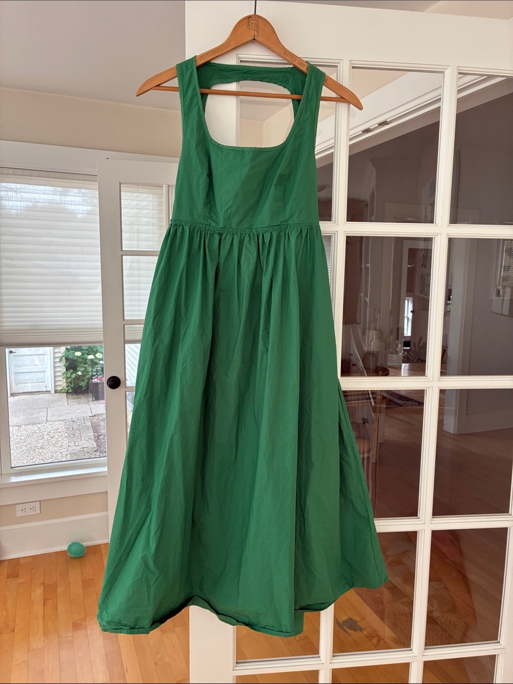 Green Sleeveless Cotton Dress - Classic Summer Style